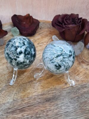 SPHERE AGATE ARBRE PIERRE VERTE ET BLANCHE RELIANT À LA NATURE 4cm