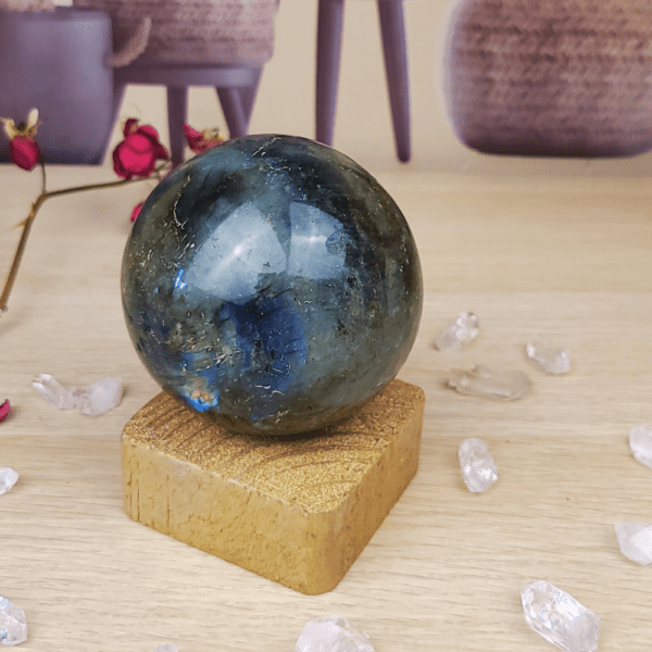 pierre des thérapeutes - sphère en labradorite