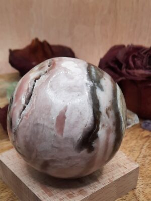 Sphère opale rose du Pérou