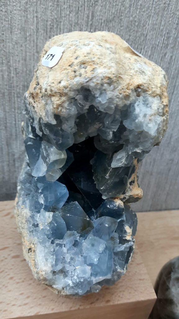 Forme originale de lune pierre naturelle bleue