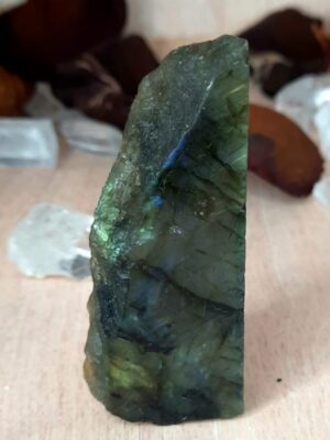 LABRADORITE 1 FACE POLIE PIERRE DORÉE JAUNE ET VERTE