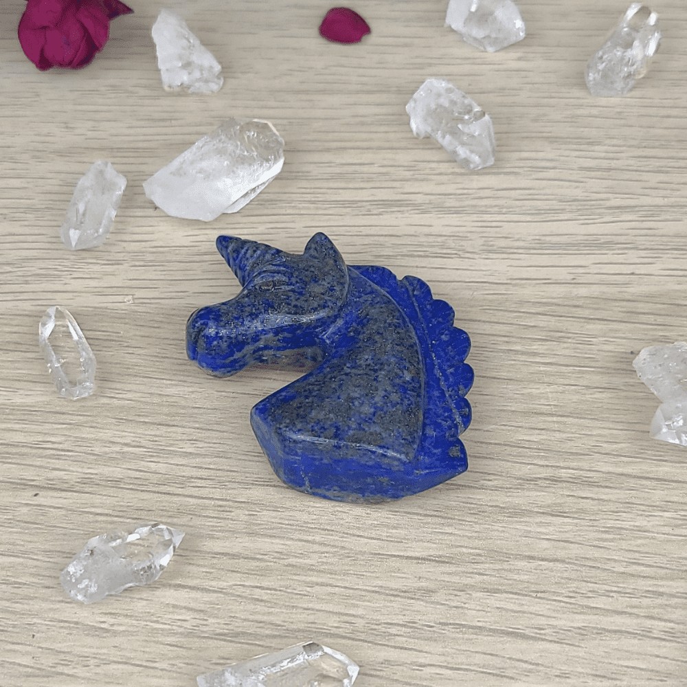 boutique ésotérique, de pierres naturelles, encens et soins énergétiques - Licorne animal de magie féérique - lapis lazuli