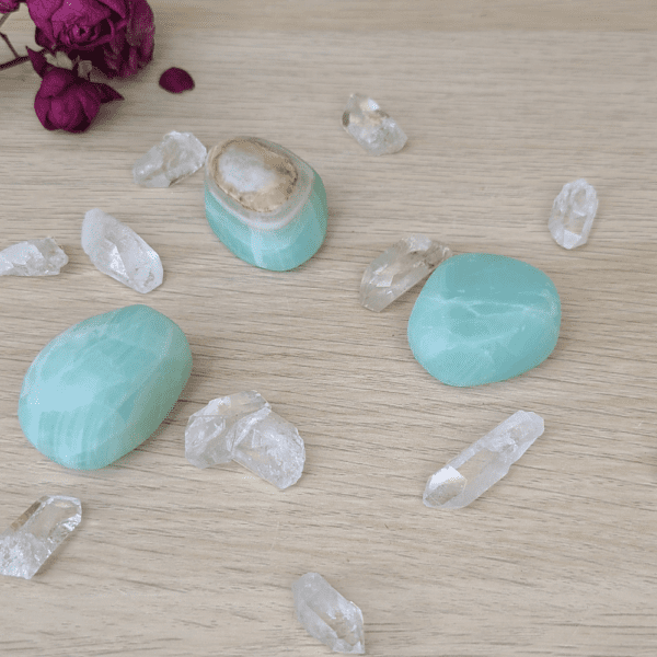 En lithothérapie la calcite verte est utilisée pour ses propriétés de guérison