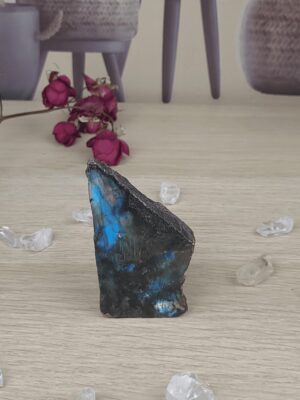 Labradorite brute et polie