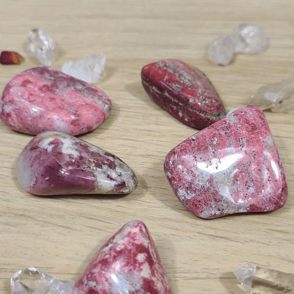 pierre naturelle flamme d'énergie - Thulite Norvège à choisir