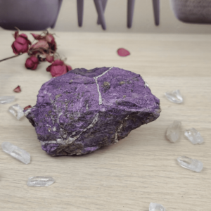 Flamme d'énergie - retour vers soi - boutique de minéraux-purpurite brute violette