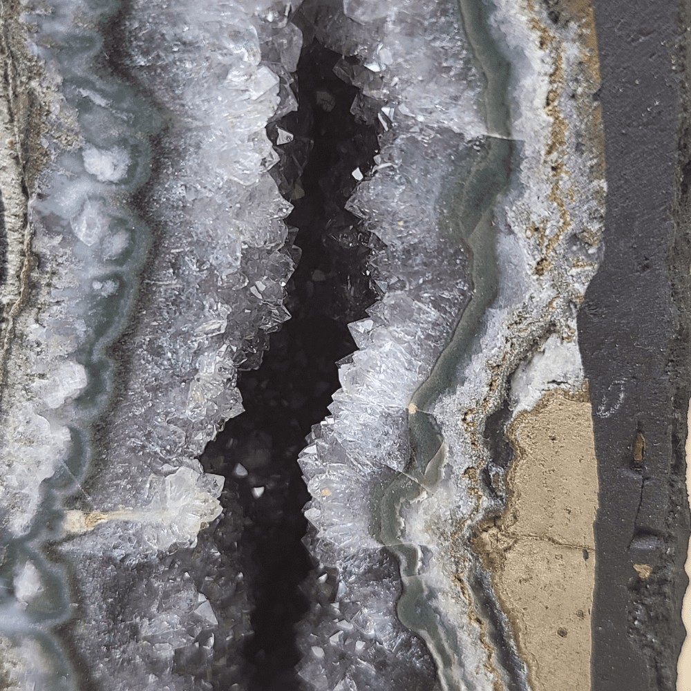 Améthyste sur agate Brésil Géode