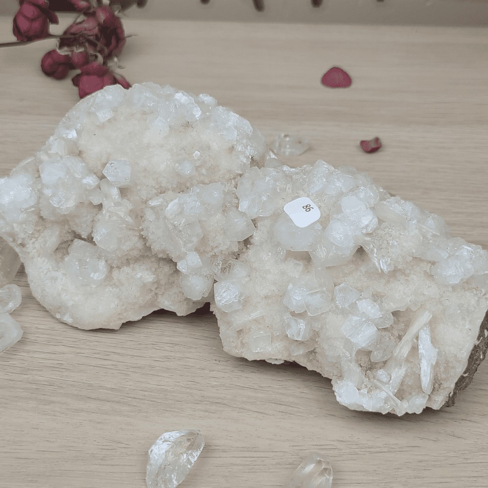 Apophyllite 86 Inde pierre naturelle brute