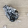PIerre de collection - pierre brute calcédoine noire bleue et apophyllite
