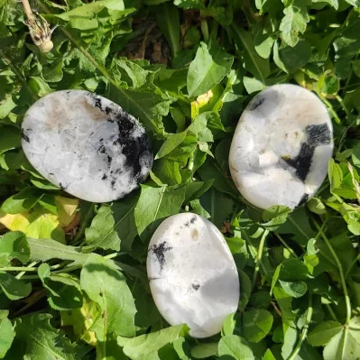 worry stone peristérite