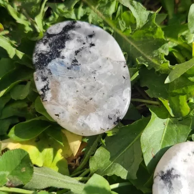 worry stone peristérite