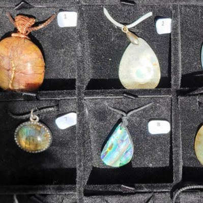Collection de bijoux femme - flamme d'énergie minéraux