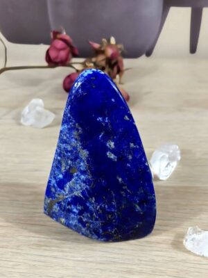 Lapis lazuli pierre des dieux ref 125 forme libre pierre naturelle