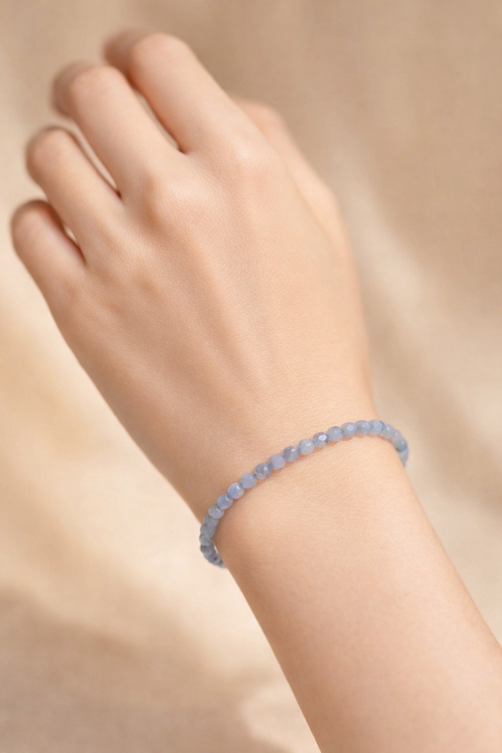 calcédoine bleue Namibie bracelet 4mm facette
