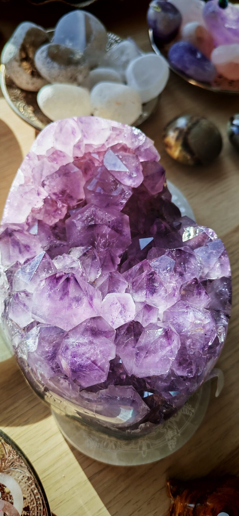 Améthyste coussin polie Brésil 2,3 kg – cristal de sagesse et spiritualité - boutique de minéraux France