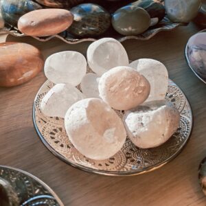 Emma Egg quartz cristal de roche ou quartz fumé