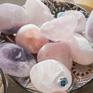 Emma Egg du Brésil, quartz rose ou améthyste, polie sur une face