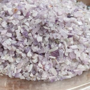 Chips de Kunzite naturelle rose 3–17.5 mm en sachet 50 g