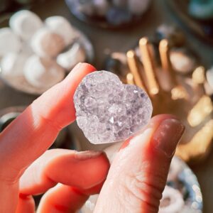 druzy coeur améthyste Uruguay AA 25 à 40mm