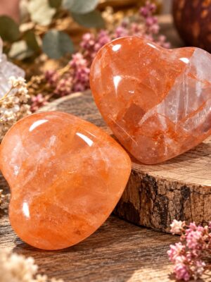 CŒUR QUARTZ HÉMATOÏDE – PIERRE NATURELLE POLIE – MADAGASCAR