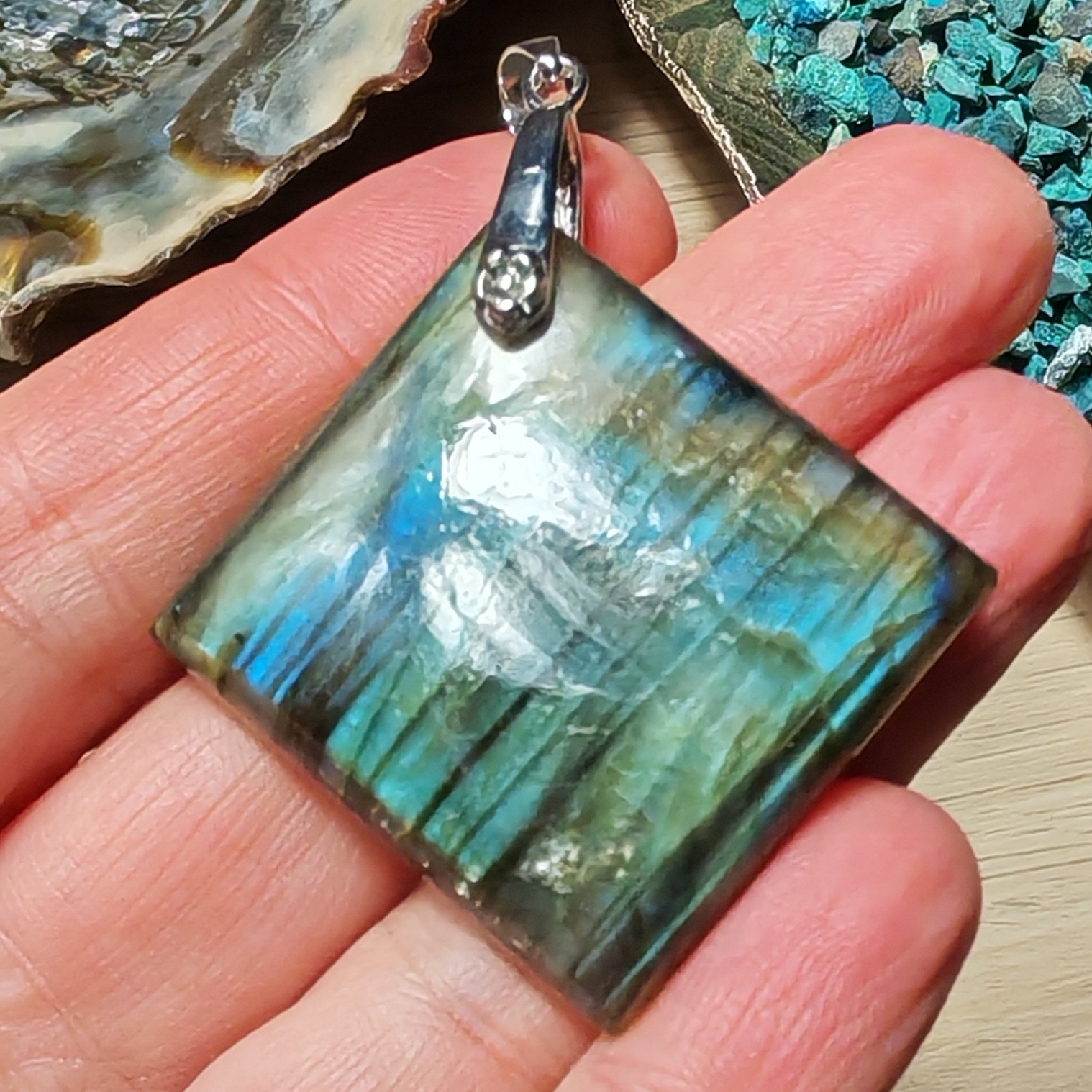 PENDENTIF LABRADORITE - PIECE UNIQUE – PIERRE NATURELLE POLIE – AMOUR & PROTECTION – Image 2