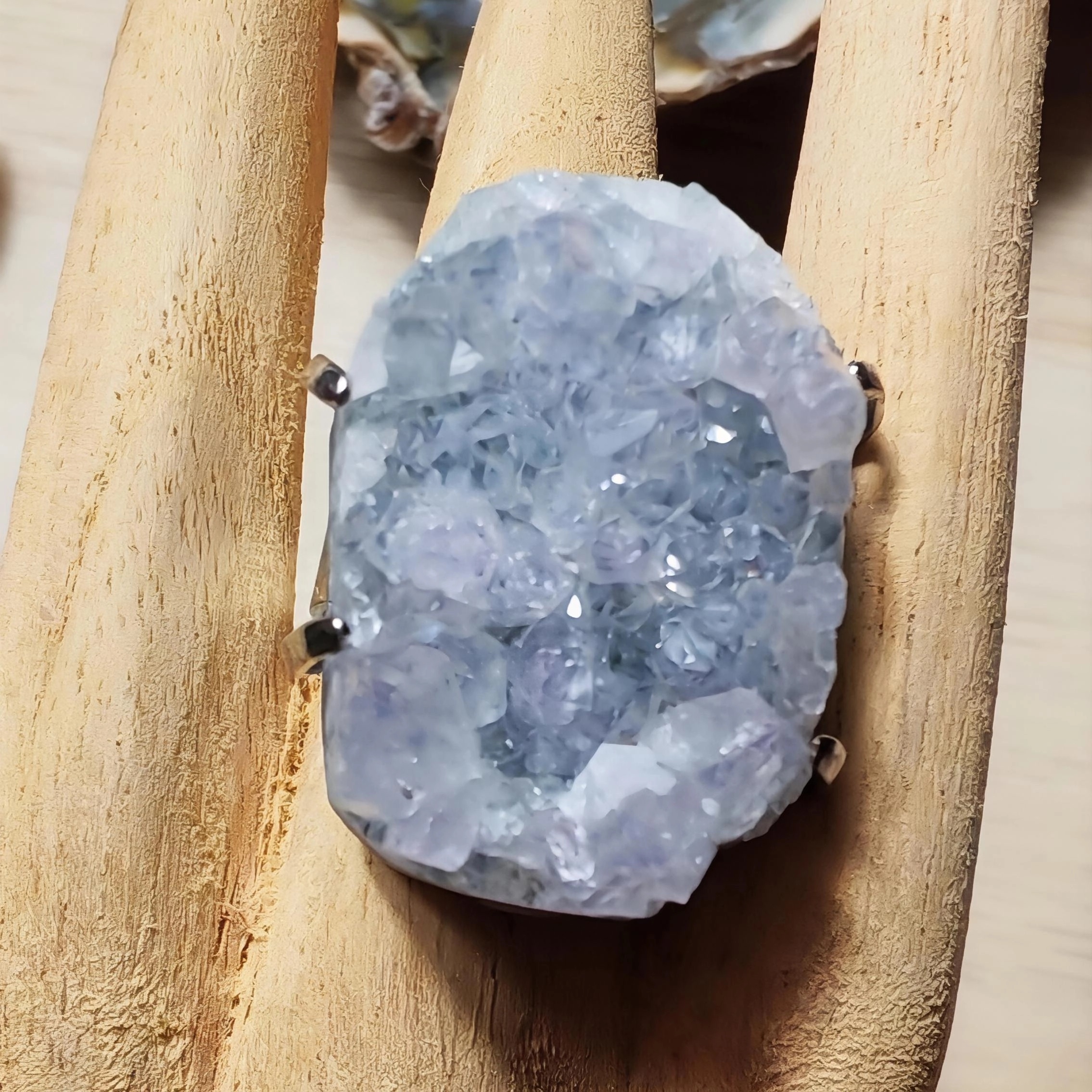 bijoux en pierre naturelle violette