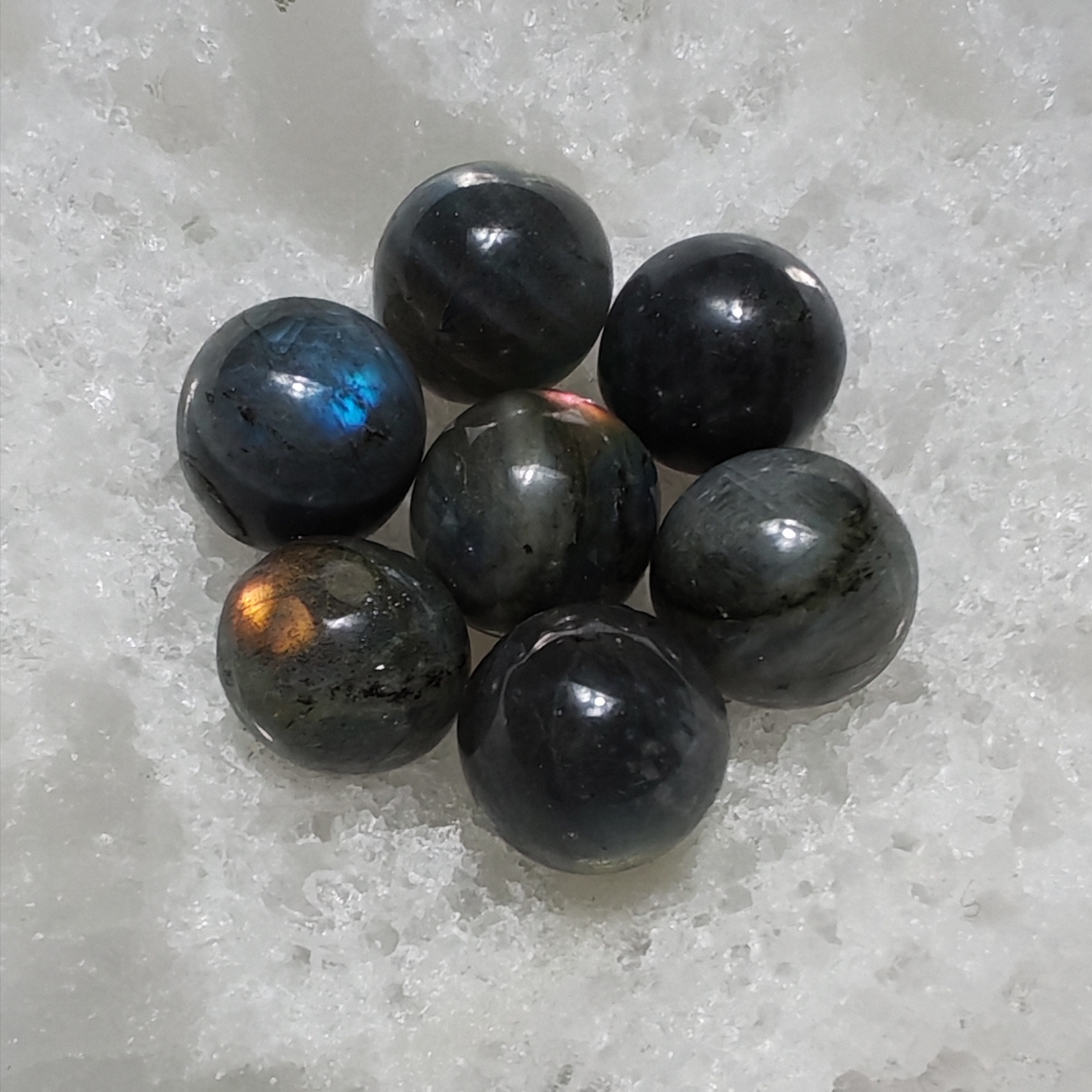 bille de labradorite de Madagascar 1.5cm