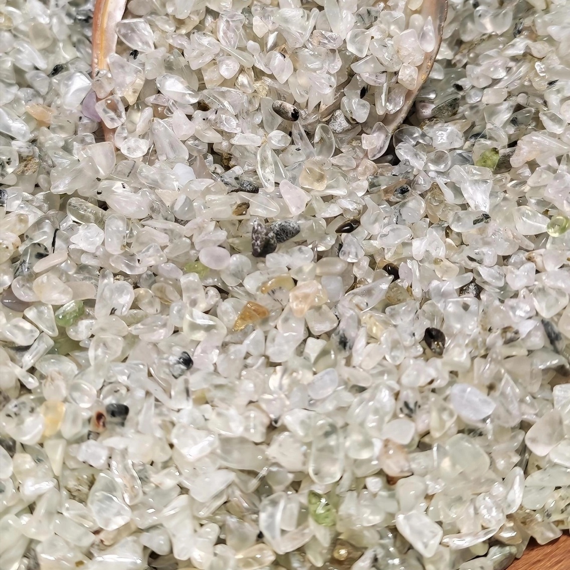 prehnite chips