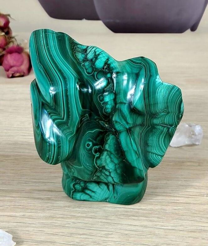 MALACHITE DU CONGO – FORME LIBRE TAILLÉE ET POLIE EN FRANCE – 286 G – PIÈCE UNIQUE